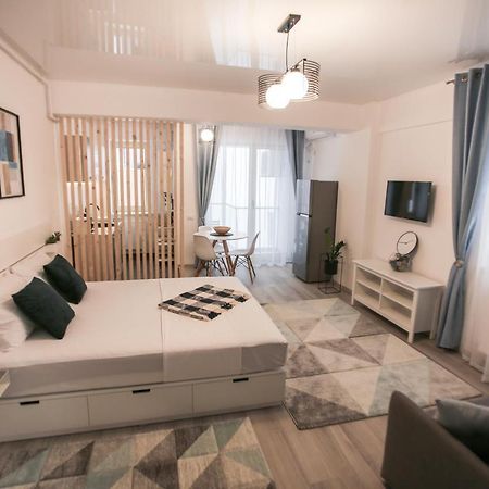 Premium Studios Mamaia Nord - Marea La 50M Navodari Bagian luar foto