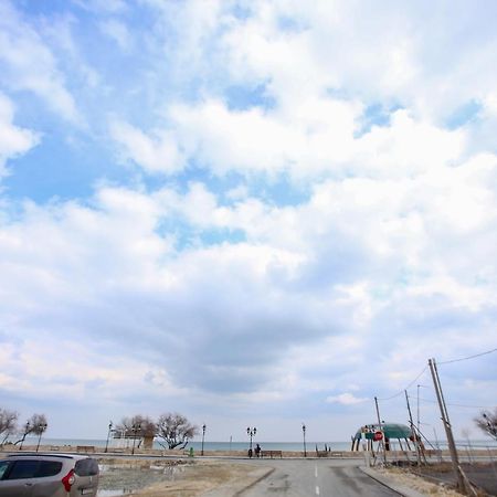 Premium Studios Mamaia Nord - Marea La 50M Navodari Bagian luar foto