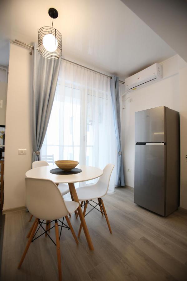 Premium Studios Mamaia Nord - Marea La 50M Navodari Bagian luar foto