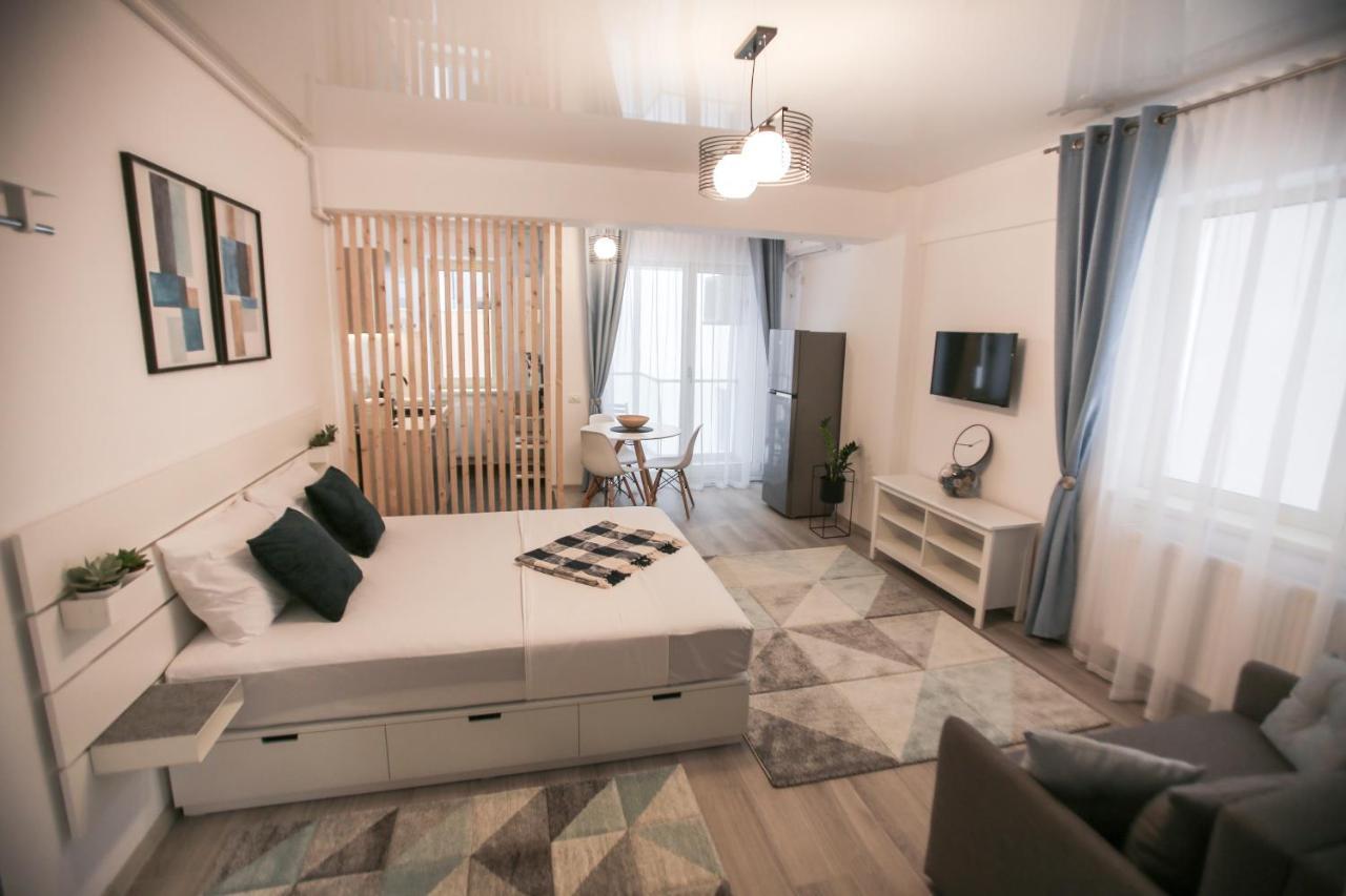 Premium Studios Mamaia Nord - Marea La 50M Navodari Bagian luar foto