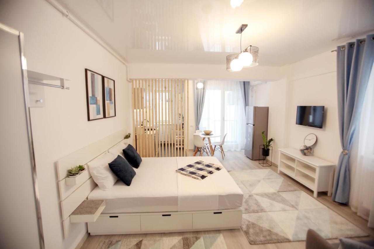 Premium Studios Mamaia Nord - Marea La 50M Navodari Bagian luar foto