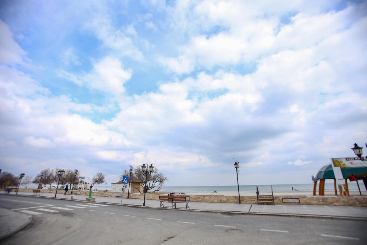 Premium Studios Mamaia Nord - Marea La 50M Navodari Bagian luar foto