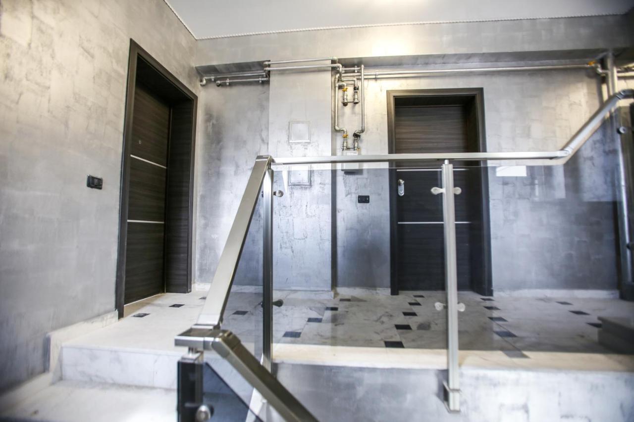 Premium Studios Mamaia Nord - Marea La 50M Navodari Bagian luar foto
